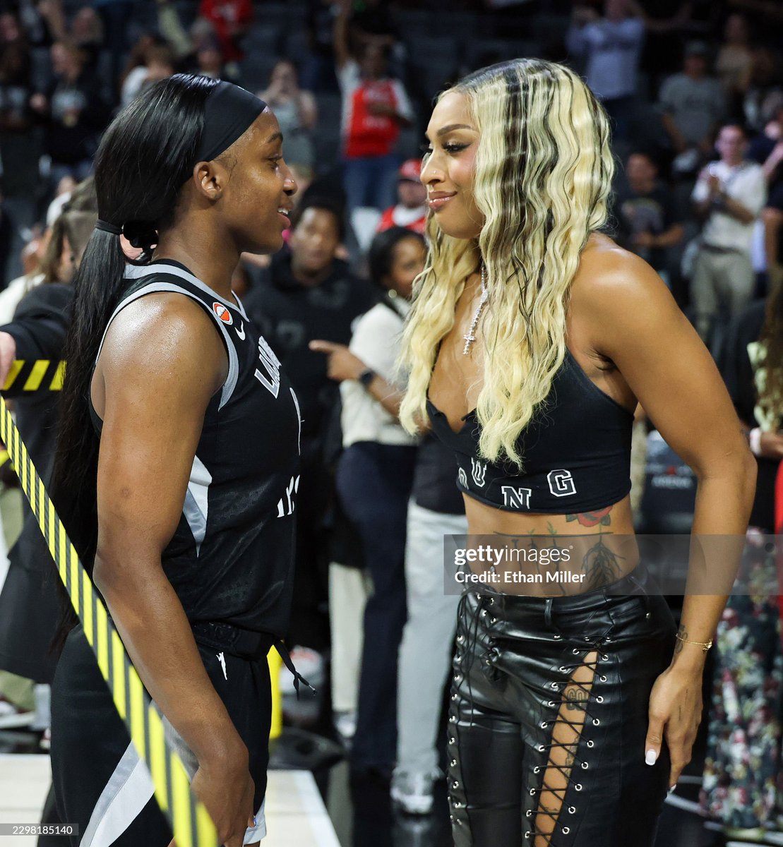 zavanchy's tweet photo. DON’T GOTTA EDIT! CHECK THE GETTY! 

The eye contact between Nai and Jackie is too real 🥹🖤 https://t.co/r7V68NwJLb
