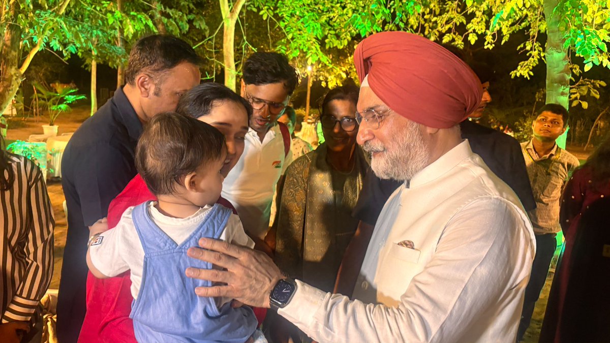 LtGovDelhi's tweet photo. Interacted with Delhiites at the Heritage Walk in Sanjay Van today, highlighting that women’s safety is a shared responsibility.

A safer Delhi means zero tolerance for harassment, secure public spaces, digital safety and active bystander support.

With respect and collective responsibility, we can create a Delhi where every woman feels safe, confident and free to participate and lead.

The energy of our youth gives me confidence that together, we can build a #ViksitDilli where women are safe and equal stakeholders.