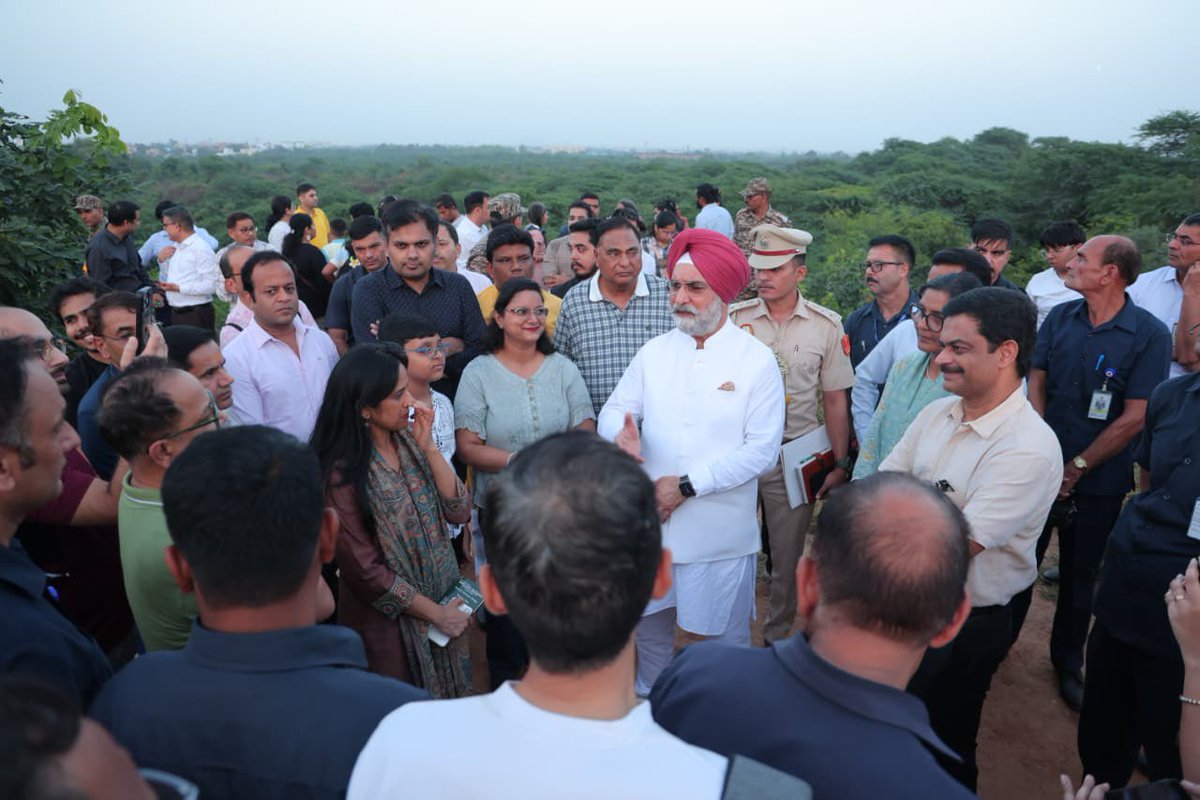 LtGovDelhi's tweet photo. Interacted with Delhiites at the Heritage Walk in Sanjay Van today, highlighting that women’s safety is a shared responsibility.

A safer Delhi means zero tolerance for harassment, secure public spaces, digital safety and active bystander support.

With respect and collective responsibility, we can create a Delhi where every woman feels safe, confident and free to participate and lead.

The energy of our youth gives me confidence that together, we can build a #ViksitDilli where women are safe and equal stakeholders.