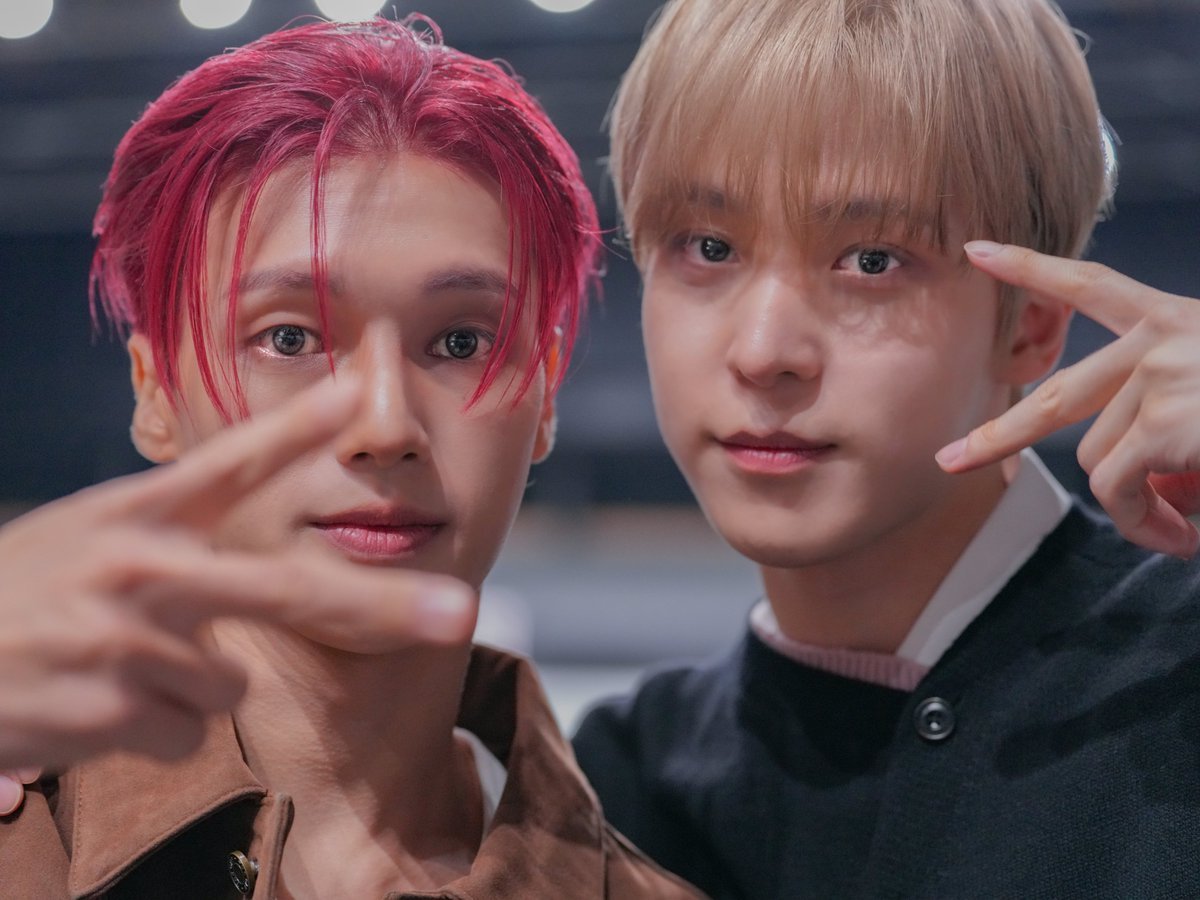 JWYcomfort's tweet photo. OH MY GOD THIS YUNWOO PIC HELLOOOO !!?!??! https://t.co/BmIvSEZDV9