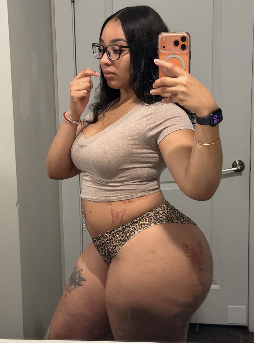 sweetnprettyyy's tweet photo. THICK AND JUICY. https://t.co/z3C6UuQZoI