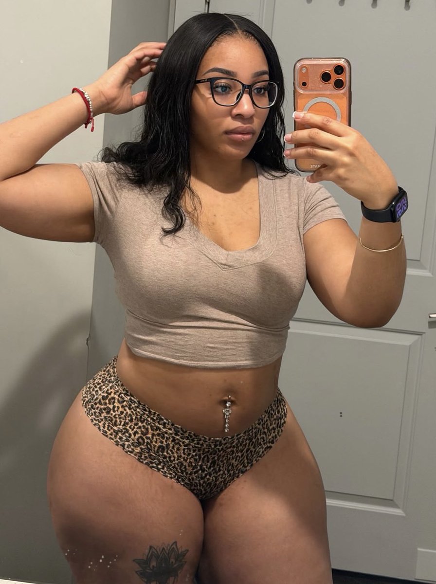 sweetnprettyyy's tweet photo. THICK AND JUICY. https://t.co/z3C6UuQZoI