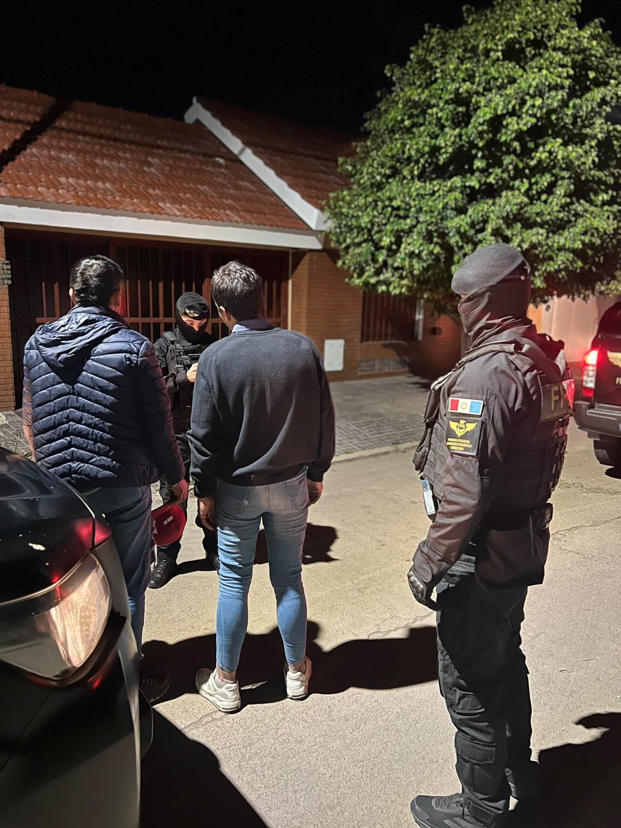 FPAcba's tweet photo. 📍 #OperativoInterior | En el marco de los patrullajes preventivos desplegados por la #FPA 🦅, se realizaron controles en distintas ciudades del interior provincial:

✅ #Morteros
✅ #ColoniaCaroya
✅ #RíoCeballos
✅ #BellVille
✅ #JesúsMaría
✅ #RíoCuarto
✅ #SanFrancisco
✅ #VillaMaría

➡️ Durante los procedimientos, se secuestraron varias dosis de cocaína en San Francisco y una motocicleta en Villa María.

#Prevención #Seguridad