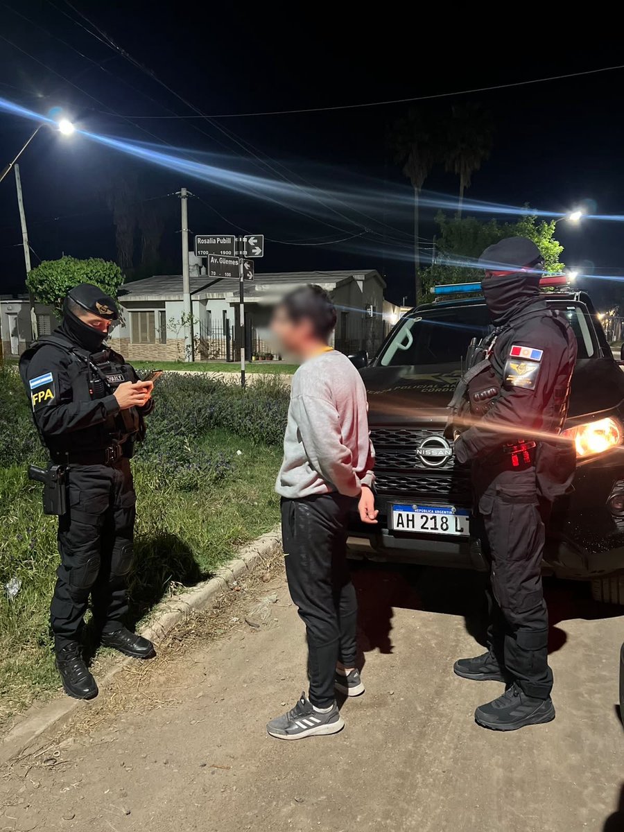 FPAcba's tweet photo. 📍 #OperativoInterior | En el marco de los patrullajes preventivos desplegados por la #FPA 🦅, se realizaron controles en distintas ciudades del interior provincial:

✅ #Morteros
✅ #ColoniaCaroya
✅ #RíoCeballos
✅ #BellVille
✅ #JesúsMaría
✅ #RíoCuarto
✅ #SanFrancisco
✅ #VillaMaría

➡️ Durante los procedimientos, se secuestraron varias dosis de cocaína en San Francisco y una motocicleta en Villa María.

#Prevención #Seguridad