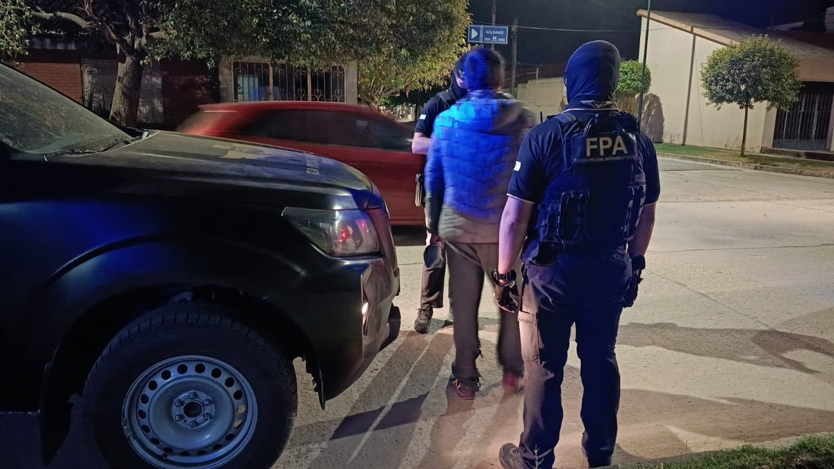 FPAcba's tweet photo. 📍 #OperativoInterior | En el marco de los patrullajes preventivos desplegados por la #FPA 🦅, se realizaron controles en distintas ciudades del interior provincial:

✅ #Morteros
✅ #ColoniaCaroya
✅ #RíoCeballos
✅ #BellVille
✅ #JesúsMaría
✅ #RíoCuarto
✅ #SanFrancisco
✅ #VillaMaría

➡️ Durante los procedimientos, se secuestraron varias dosis de cocaína en San Francisco y una motocicleta en Villa María.

#Prevención #Seguridad