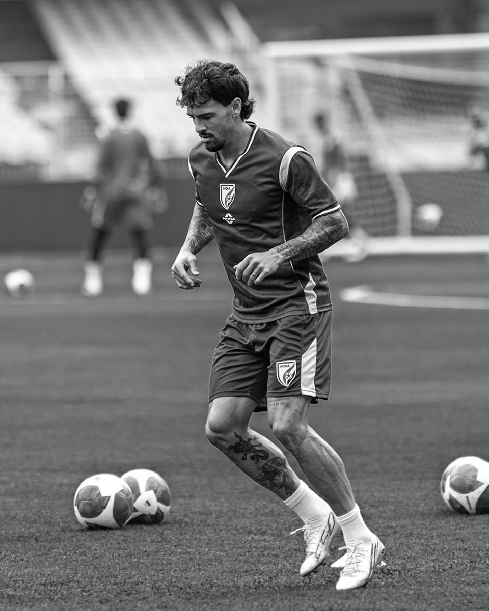 IndianFootball's tweet photo. Ready for tomorrow. ⚡

#INDBRA #BlueTigers #IndianFootball https://t.co/6dfjgyweKU