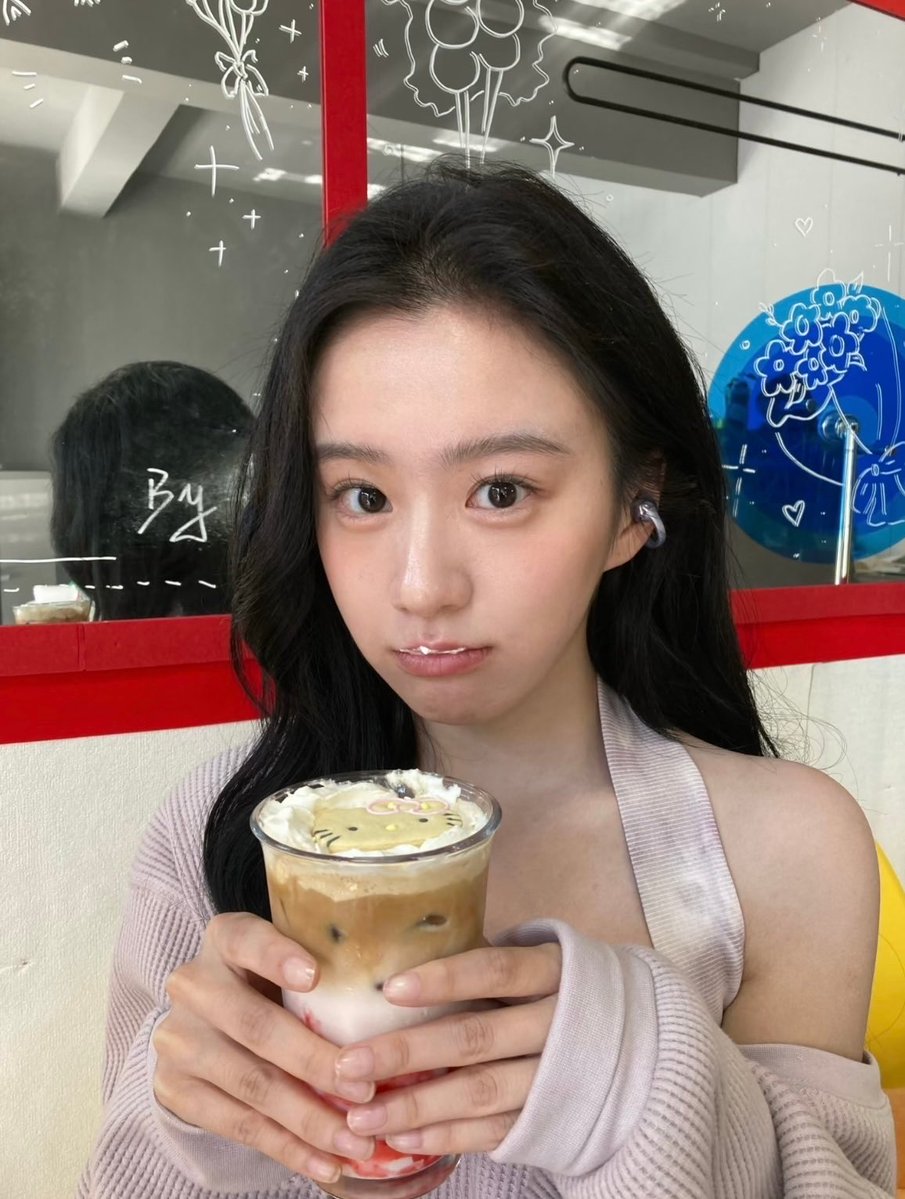 Shnngen's tweet photo. @OdeToSeoul bao shangen + 2002, @Ahyeot @camenirta @qheeseumg https://t.co/QFPKSjFzhz