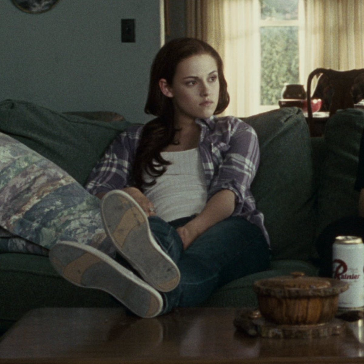Most's tweet photo. time to start dressing like kristen stewart in twilight https://t.co/1uxQBJYYIj