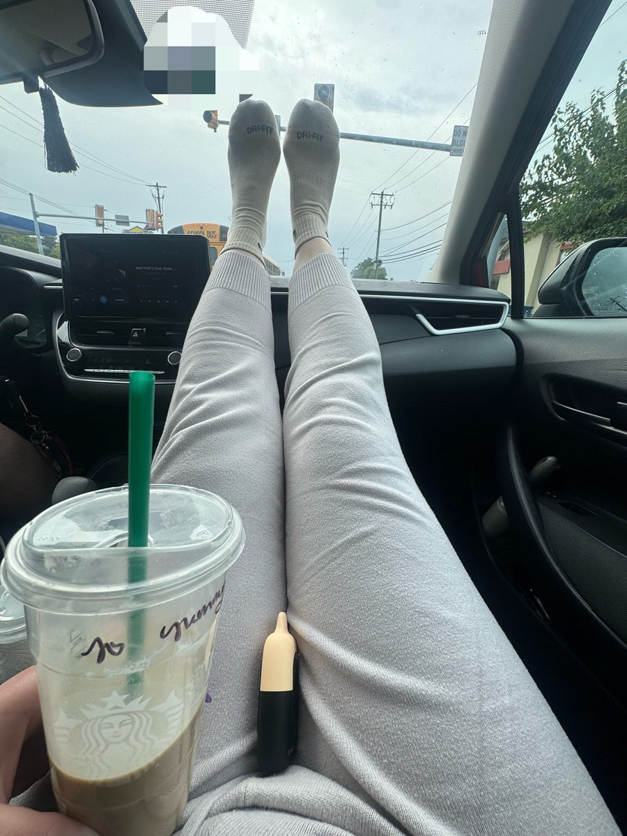 PhadedFeet's tweet photo. It’s FriPay &amp; you’re about to drain your wallet to your Superior Goddess 🫶🏻 https://t.co/kX5cqBgoyO
