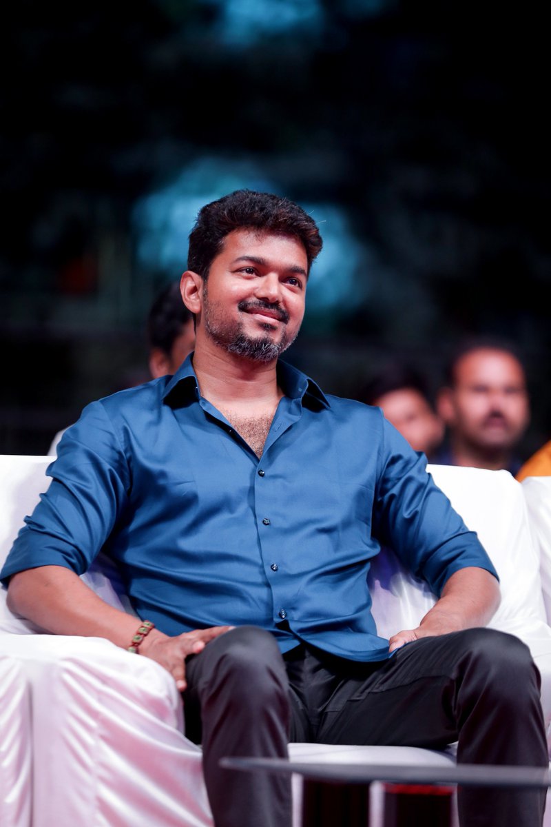 ___pokkiri____'s tweet photo. #SarkarAudioLaunch happened Oct 2, 2018
8 Years 💙 

South India's First digital audio launch, supported by more than 2 Million people. #OruviralPuratchi ☝🏼

 #Thalapathy  #ThalapathyVijayForever #CMVijay #CMJosephVijay #TVK https://t.co/578mxBmcMp