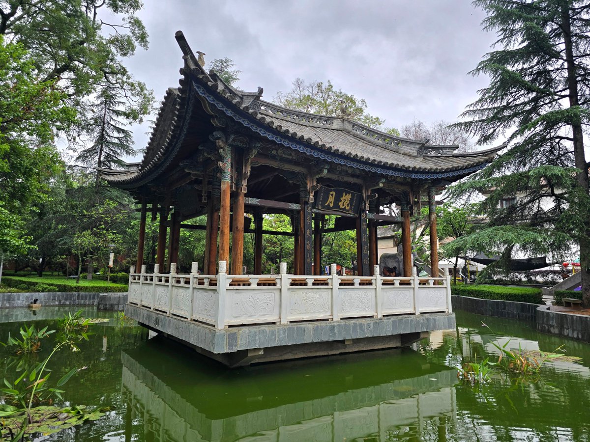 glady_sclar_25's tweet photo. [Today I went to visit the ancient building in Lunre Mengfan, feeling the unique historical charm here.]， https://t.co/hXFpT3waHz