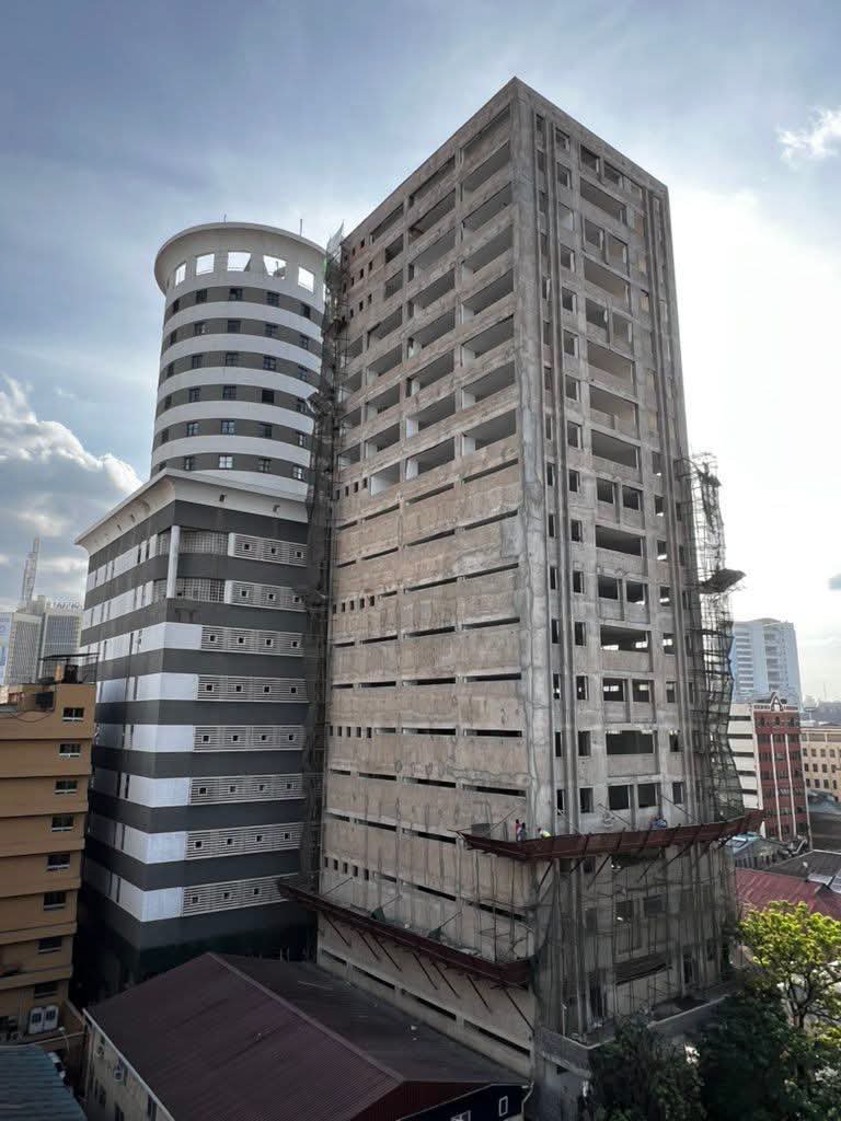 snrgoodman's tweet photo. This guy has no idea what he has done💔😭 Arrest all Nairobi City planners now!😡 https://t.co/ciaXbx5eJA