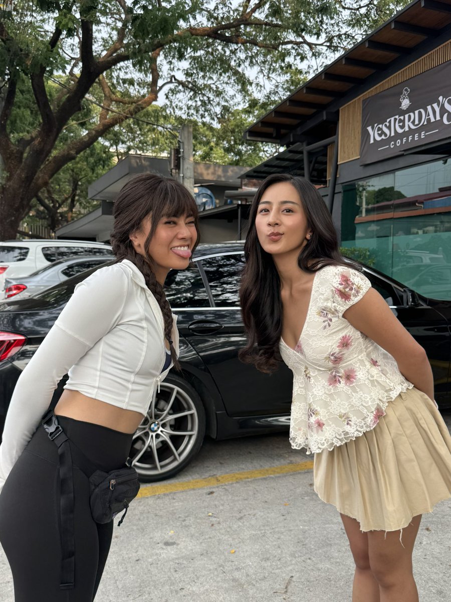 VivaOnePH's tweet photo. Sister-in-law check hehehe

'OUR YESTERDAY'S ESCAPE: EPISODE 3 SEE YOU IN YESTERDAY' streaming this 12MN exclusively on #VivaOne! https://t.co/tFQncsG3tk…

#OYESeeYouInYesterday
#OurYesterdaysEscape
#SeeYouYesterday
#JaiNicole https://t.co/Ji2F3SidC5