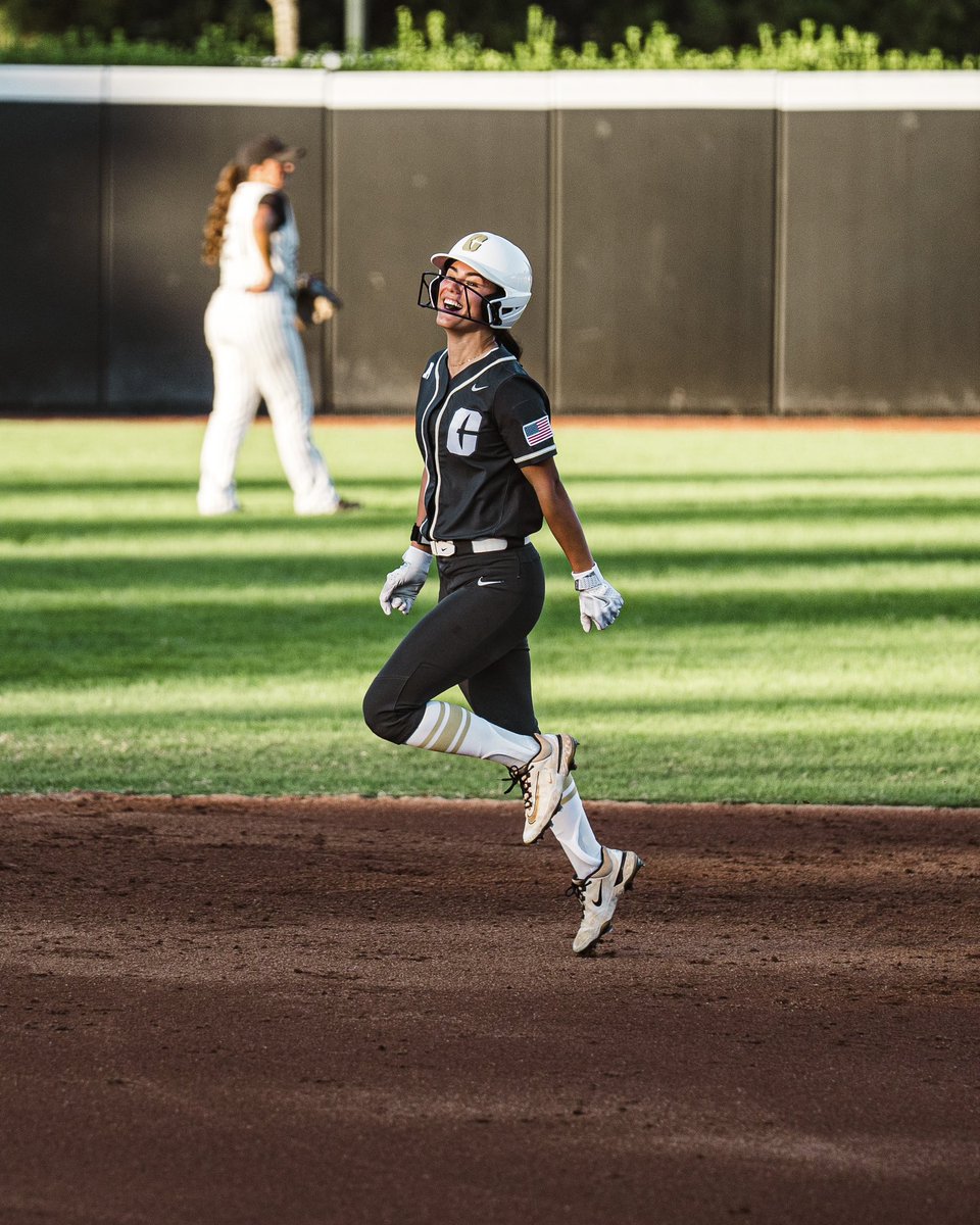 CharlotteSB's tweet photo. Oh we’re 𝗦𝗢𝗢𝗢𝗢 back! 🔥 

Catch more fall ball action TONIGHT at The Sue when we take on Newberry at 6:00 p.m. https://t.co/ugbbPIzFd3