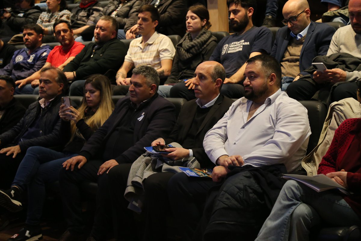 TrabajoPBA's tweet photo. El Ministerio de Trabajo participó de la presentación del Manual Sindical sobre Comité Mixto de Seguridad y Salud en el Trabajo de la CGT, que se realizó en la Facultad de Ciencias Médicas de la UNLP. https://t.co/FWk68H8350