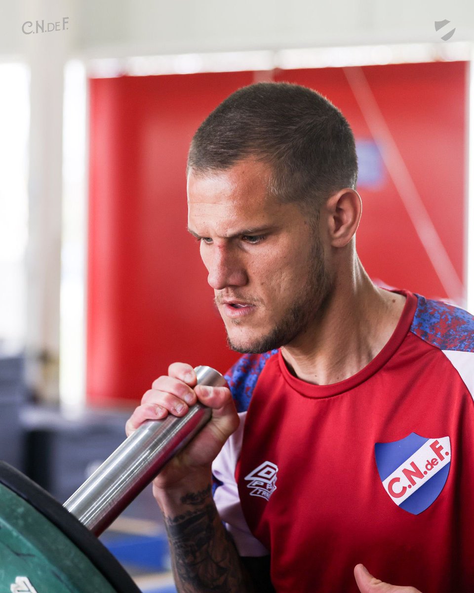 Nacional's tweet photo. Un poco de gimnasio y a la cancha ⚔️

El lunes enfrentamos a @MvdCityTorque en casa 👊🏼 https://t.co/iwjo69lzwt