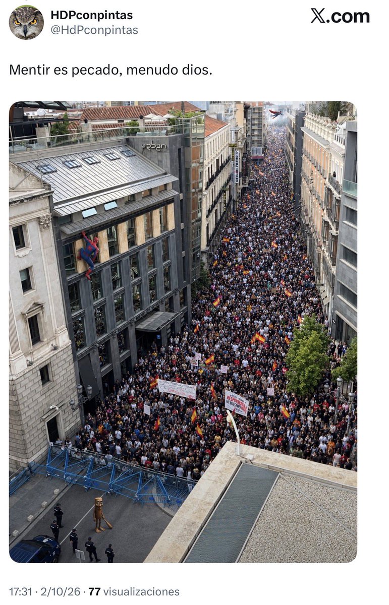 NoSoyLaGente's tweet photo. Por favor, si vais a coger alguna imagen para demostrar el gentío que hoy rodeaba el Congreso, os rogaría que no eligierais una donde salga Superman volando. Un saludo. https://t.co/ZpHrHdVO4V