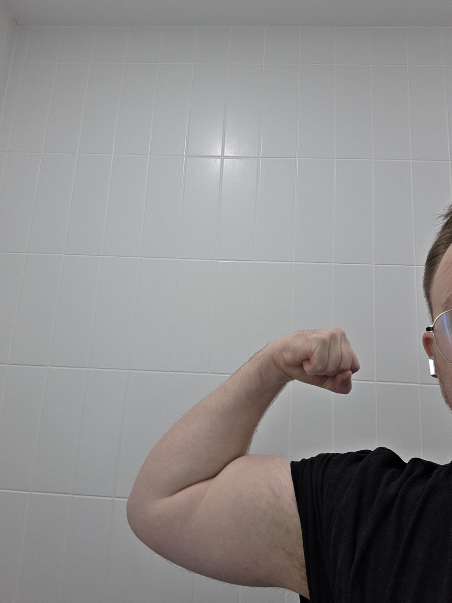 ToastedCabbage tweet picture