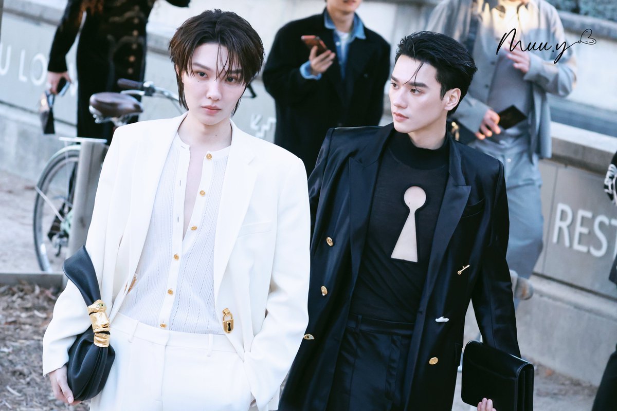 MuuYip's tweet photo. Absolutely stunning.🌟🌟

KENG NAMPING IN PARIS FW27

#schiaparellixkengnamping
#schiaparelli
#kengharit #nampingster https://t.co/1oKTHjBMsN