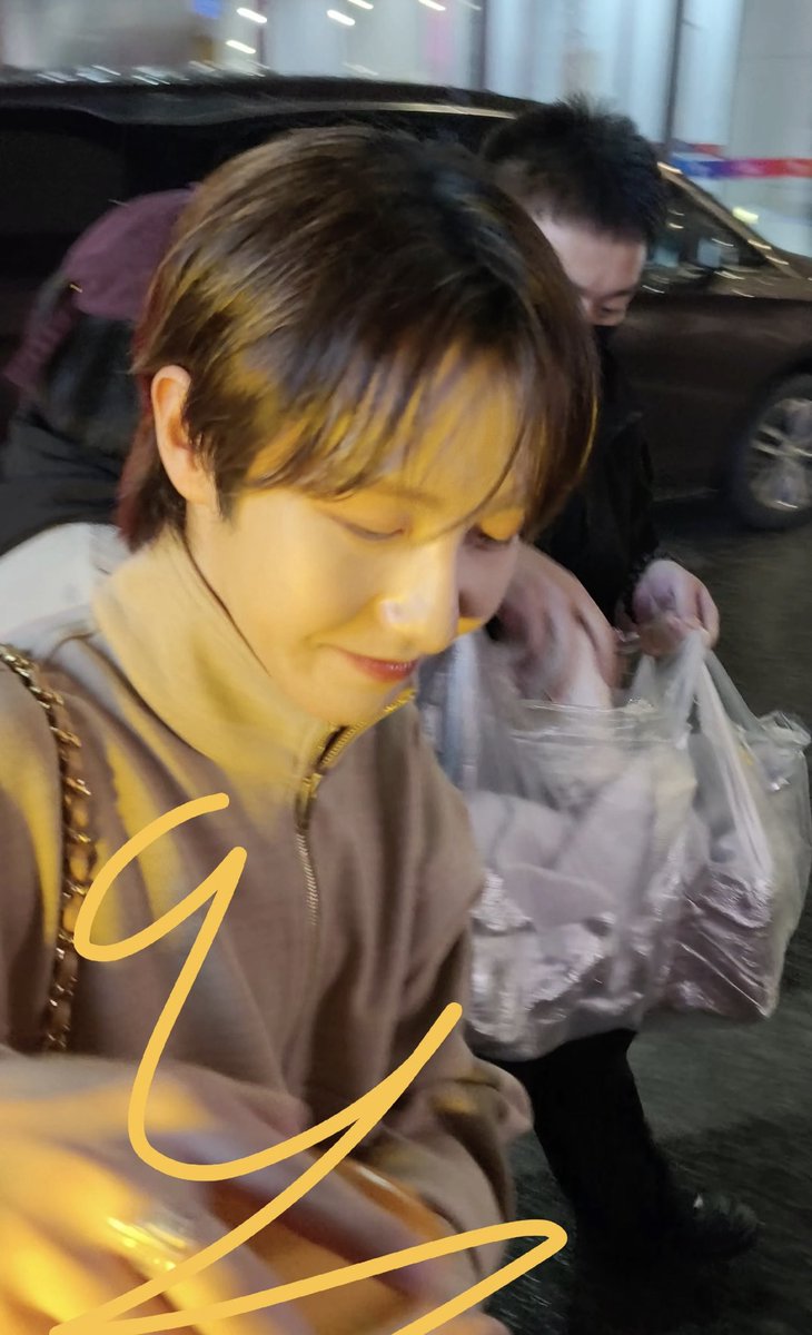 KandybearryNR's tweet photo. เป็นแก้วเป็นแสงของจริง กล้องสดยิ่งสวยเป็นลม https://t.co/YMXzIGFRTh