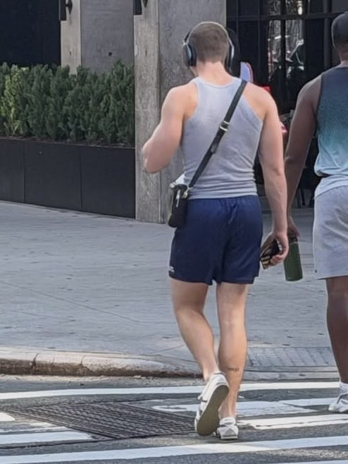 armayamkyla's tweet photo. and.. is that hudson’s lui shorts? https://t.co/AGMu3VbnBS