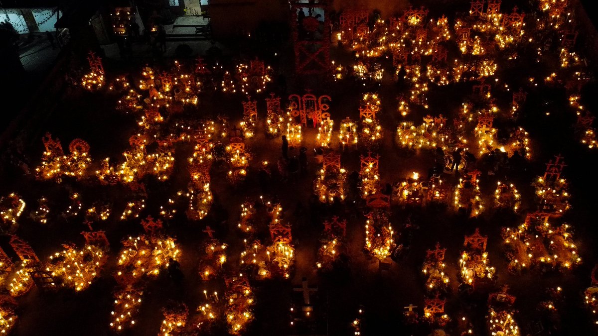 EbonyHedgelg's tweet photo. Feliz Día de la Candelaria! Que la luz de las velas ilumine cada momento tuyo. https://t.co/896jMCE5bF