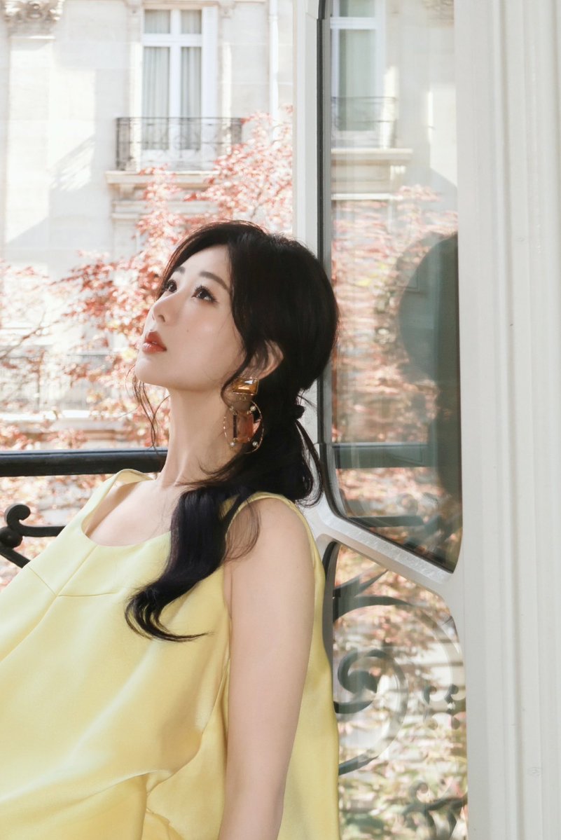 CChanlakhena's tweet photo. Her side profile 🔥

YANG ZI FOR GIVENCHY SS27
#YangZixGivenchySS27
#GivenchySS27
#YangZi https://t.co/Et5L0dTEyf