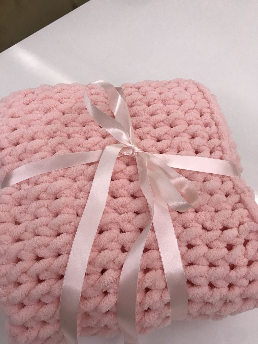 binnibunnily's tweet photo. I could go on and on but by the time I finish, your next birthday would have already arrived. Happy Birthday, Channie. I love you so, so, so much. I hope I get to spend the rest of my life with you by my side.

- Binnie

PS.
The blanket is made my me, I learned from my sister 🫣 https://t.co/Vm9V6ouZ0j