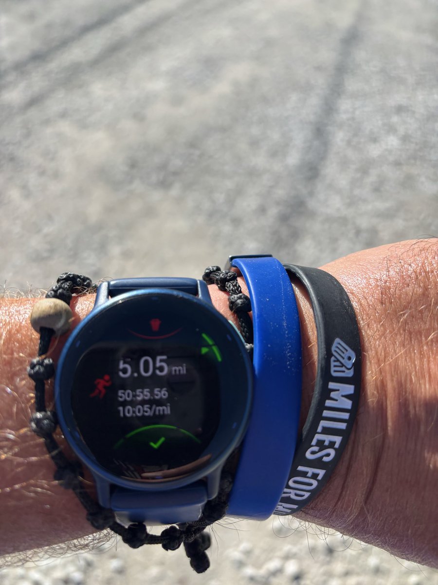 68381adc28e44a8's tweet photo. #running #MilesforMike #sunshine #Iowa https://t.co/opjkS66C4s