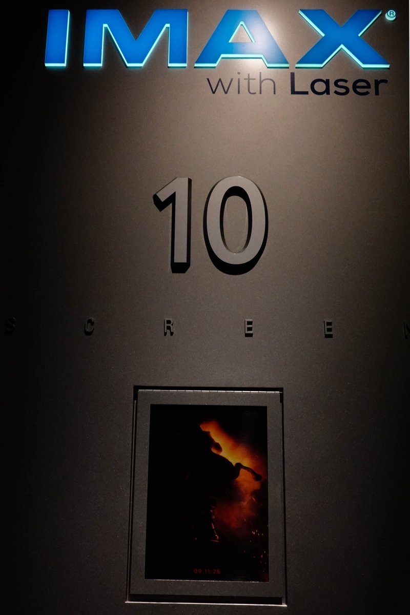 r_ichiro's tweet photo. 新宿のIMAXの『オデュッセイア』を見てきた。
ちいかわはオデュッセイアだというのは本当だった。
2001年宇宙の旅でモノリスから音が出るのはセイレーンの声だったのか？

ぶらぶらしていたら〇I〇Iの我々は宇宙人展にぶつかった。 https://t.co/DjgeVeGJcS