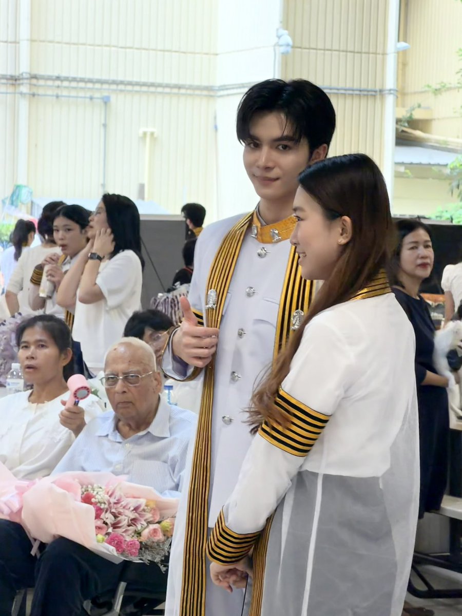 abysskenn's tweet photo. #CongratsGradTangton
#Tangtonjinnaphop #บีกินของตั้งต้น
#TangtonFanbaseByBegin
路过看见的帅哥🤭 https://t.co/QTKamDqlur