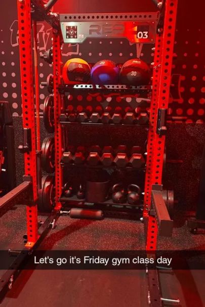 ChaoticxDonut's tweet photo. FRIDAY FULL BODY, DONUT ARMY!! πͺπ©
Rogue Energy in hand and gym class on the schedule! Time to sweat, push through, and finish the week STRONG. We're bringing the CHAOS to the workout!
Code DONUT @TheRogueEnergy β‘
#ChaoticxDonut #FullBodyWorkout #RogueEnergy https://t.co/xr8YKGluNC