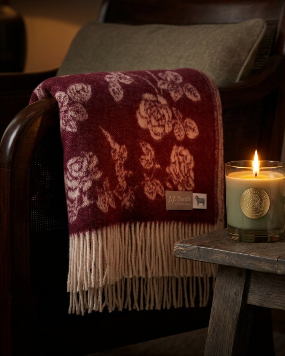HighgroveGarden's tweet photo. Celebrating #WoolMonth with Highgrove 🐑🧶

From soft throws for the colder evenings to our much-loved sheep footstools, our wool collection is sourced from the UK and made to be enjoyed for years to come.

🛍️ Shop now: https://t.co/og0CtJFqiN https://t.co/IZ2PfpqOHw