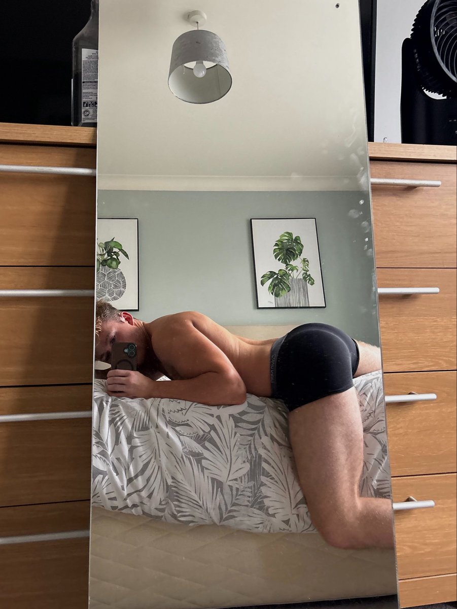 isaacjxmesss's tweet photo. boy butts are just the best https://t.co/kny7w3v6OT