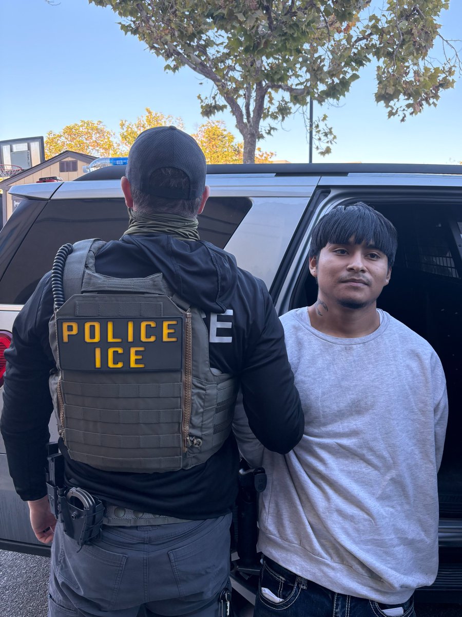 EROLosAngeles's tweet photo. 🚨ICE Los Angeles arrested Junior Valera Aguilar, 20, of Mexico, Sep. 29. Valera is a convicted sex offender who was arrested for having sex with a minor. He is now in removal proceedings. https://t.co/FuQZmtzAzj