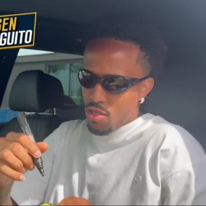 theMadridZone's tweet photo. 🚨🗣️ Journalist: "Who wins Ballon d'Or?"

🗣️ Eder Militão: "I don't know my friend, whoever deserves it."

🗣️ Journalist: "Who deserves it?"

🗣️ Eder Militão: "Everyone."

🗣️ Journalist: "Would you give to Kylian? Does he deserve it?"

🗣️ Eder Militão: "Yes, him too, of course."

@elchiringuitotv