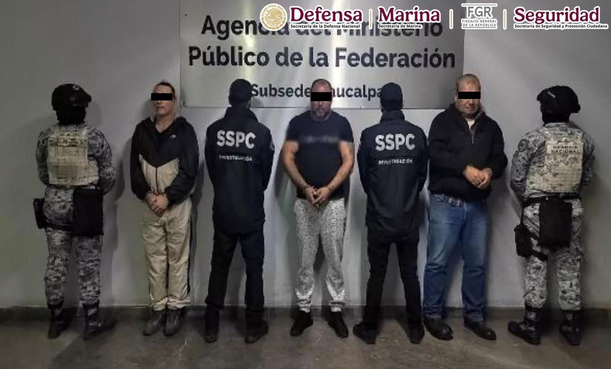 SSPCMexico's tweet photo. En el #EdoMex, autoridades federales aseguran 60 toneladas de cigarros apócrifos y una bodega utilizada para su fabricación y distribución, además detuvieron a tres hombres, dos de ellos de nacionalidad extranjera. https://t.co/np3eDI5LiE https://t.co/4wfHQ2XI5D