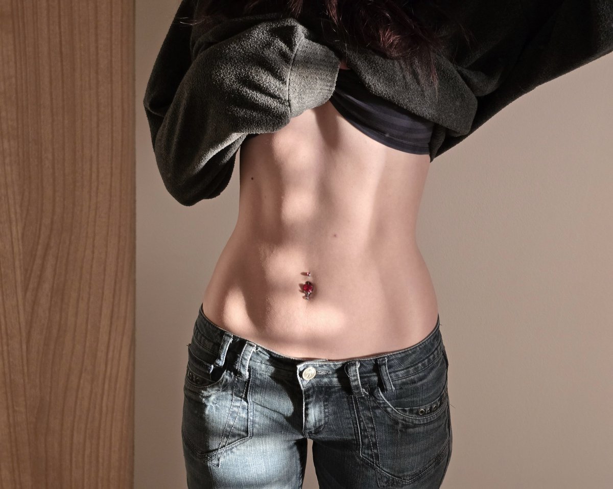 weeniestwee's tweet photo. The sun finally gave me a six pack https://t.co/2QzHzo2Yzx