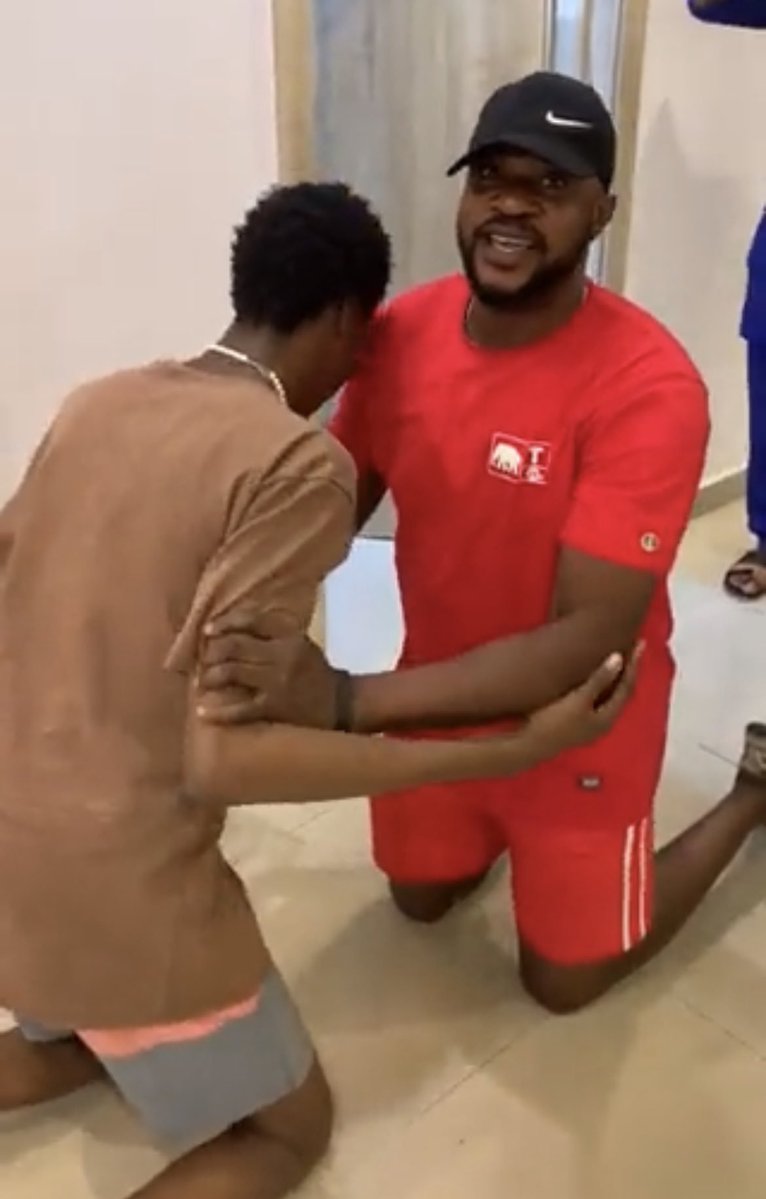framauemmanuel1's tweet photo. See the way Asake and Blaqbonez dey whine each other 😂😭 https://t.co/kPHauHEa9C