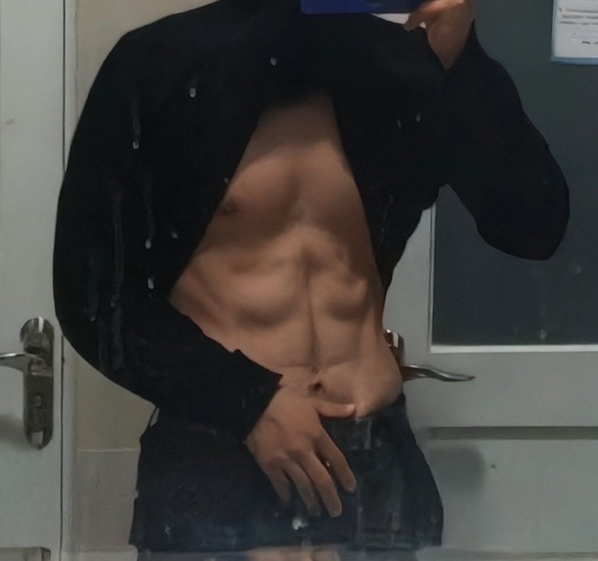 Nikosvgj's tweet photo. 体脂减不下去了有没有什么好的办法😔 https://t.co/vtfGuKbRTz