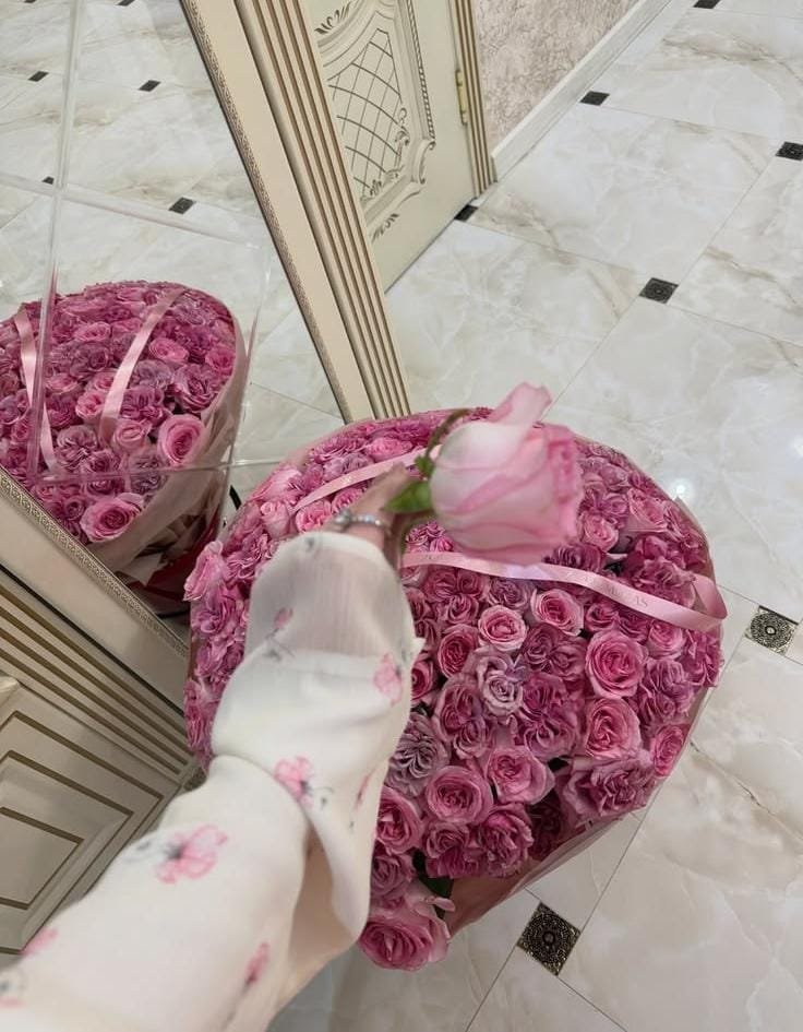 Ume_Lela's tweet photo. *میں ساری دنیا کو دکھاؤنگی کہ میں اللّٰـــہ پر اندھا توکل کرنے والی لڑکی ھوں اور دیکھو اللّٰـــہ نے میرے سارے خواب پورے کر دیے...* https://t.co/bnoQewYVmn