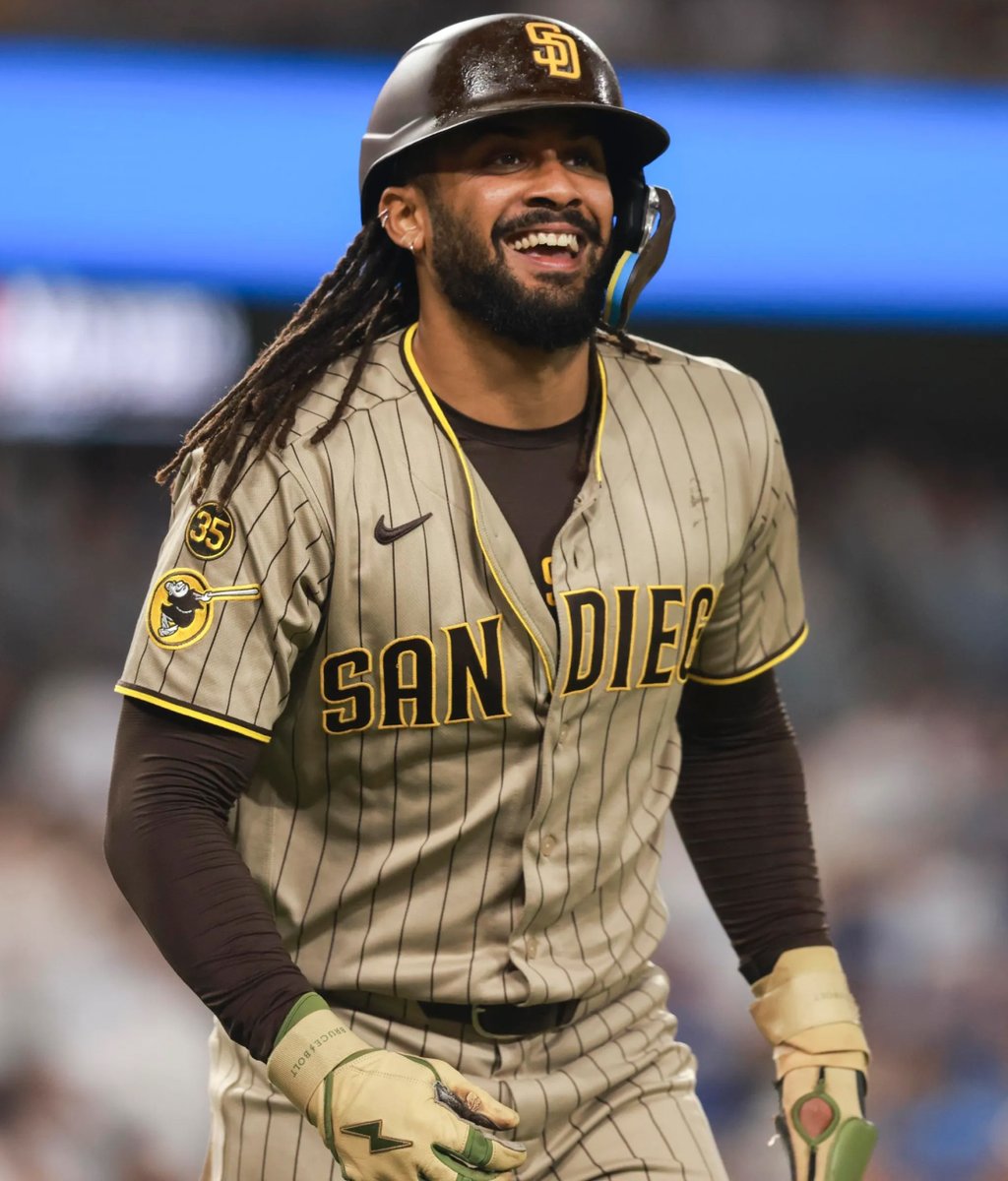KalshiSports's tweet photo. World Series Favorites ahead of the Divisional Series:

30.0% — Dodgers
17.2% — Brewers
16.1% — Yankees
10.8% — Rays
9.4% — Padres
9.1% — Braves
6.8% — Cleveland
5.6% — White Sox https://t.co/dVE8WcFfwZ