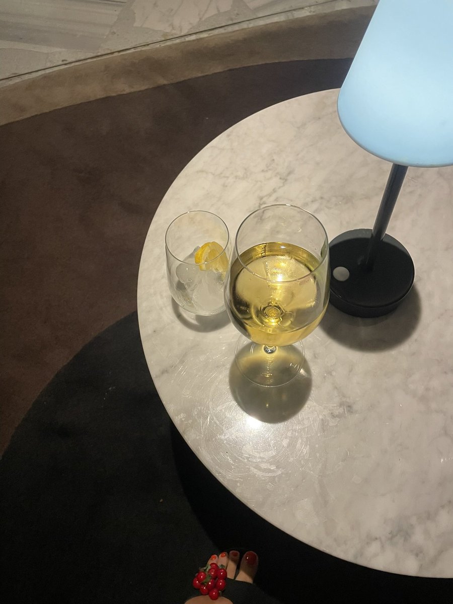 iamnimanin's tweet photo. Yesterday night 🍸 https://t.co/fGcpENtGfu