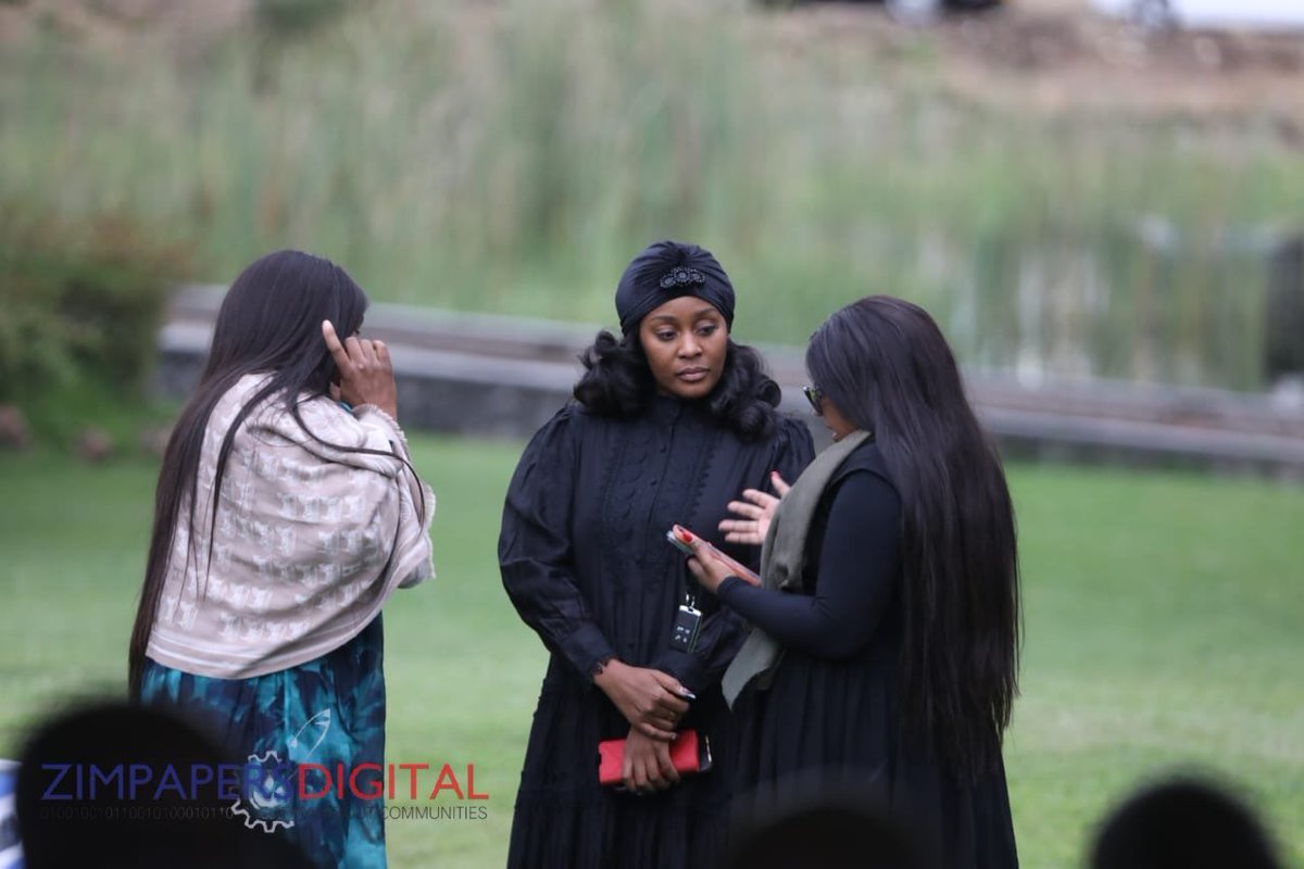 shonapapi's tweet photo. Sonja ndotype yeM2 anonamatirwa nema ghetto young , rich ,rich, very rich , young ,beautiful and very unmarried https://t.co/zMK4sIKH3t