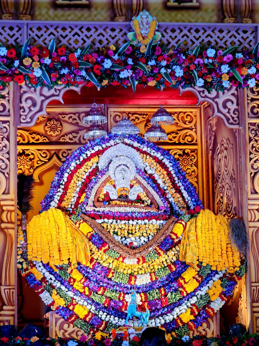 sonakumari07's tweet photo. आज ताल कटोरा स्टेडियम में श्री श्याम परिवार पहाड़गंज ट्रस्ट के साथी मेरे भाई श्री संजय गाँधी जी के निमंत्रण पर अतिथि के रूप में श्याम बाबा का आशीर्वाद प्राप्त किया और भाई को जन्मदिन की शुभकामनाएं दी।

#जय_श्री_श्याम 
#सोना_कुमारी 

@BJP4Delhi @hdmalhotra @PavanRanaRSS @blsanthosh https://t.co/VMnylNPcTS