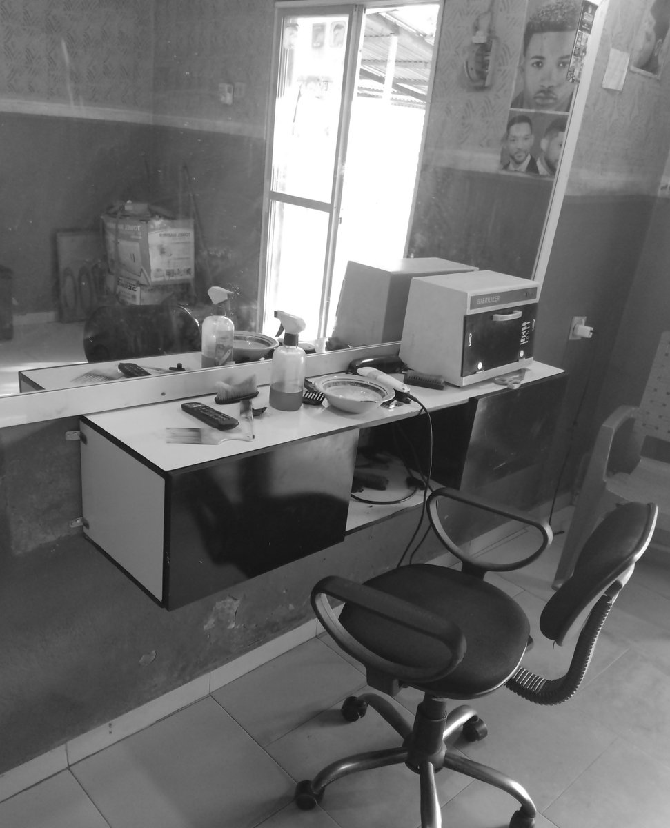 innoivon's tweet photo. Since morning I've been here, no single customer 😭💔 
I'm just tried 😭😭 https://t.co/I6Vomc09Cf