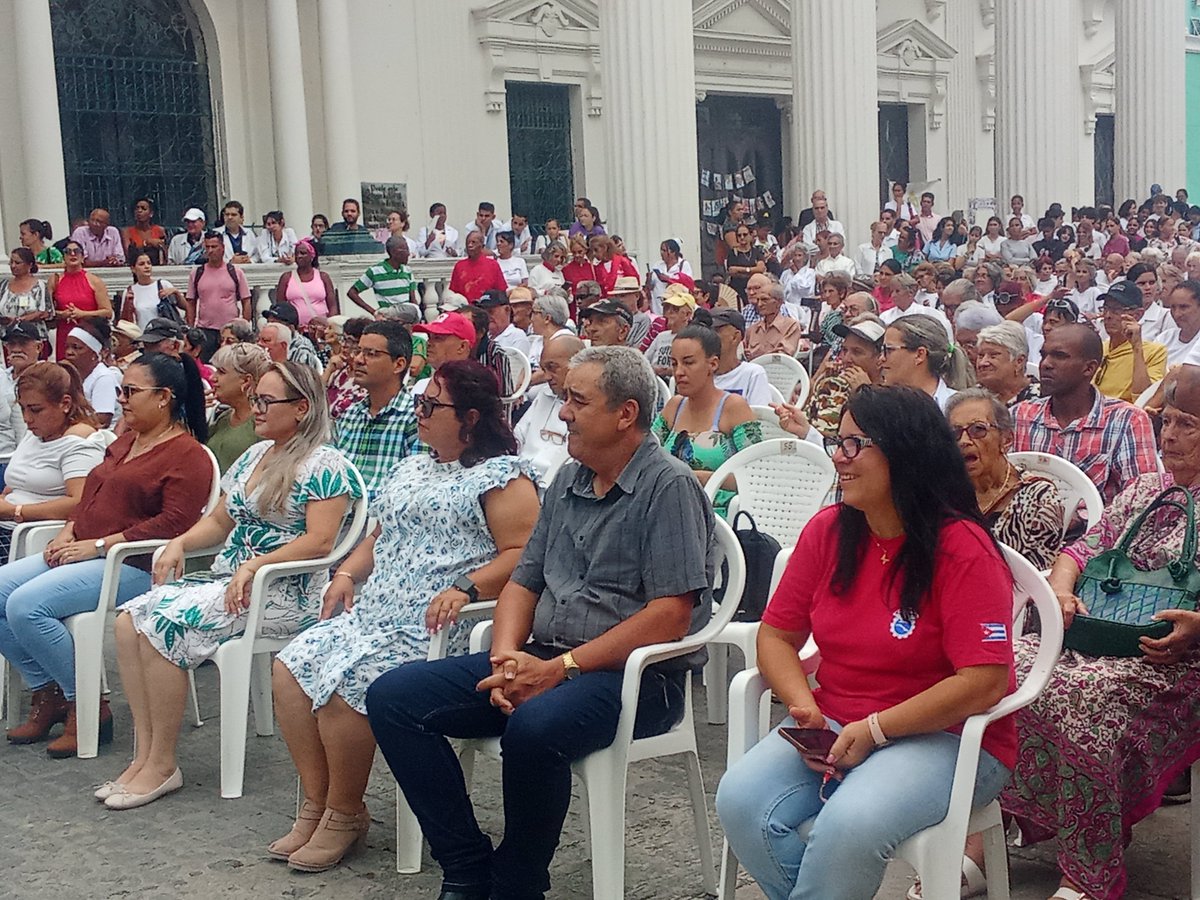 lby780101's tweet photo. Ayer fue el día del adulto mayor y Educación Provincial Villa Clara los felicita por su dedicación y su empeño en darnos buenas enseñanzas. @DPEVillaClara @SoyVillaClara @CubaMined https://t.co/yWMW3bdkhm