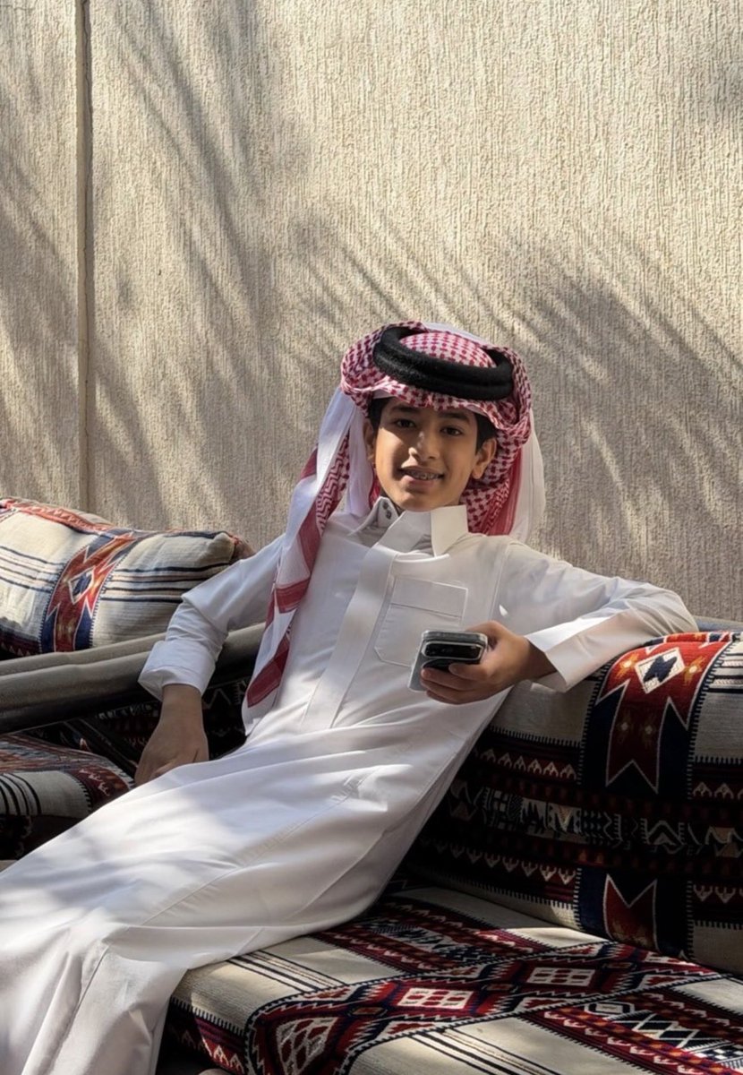 u2ranus's tweet photo. #احمد_قزيع_السهلي

علئ بالكم ما انتبهت لثوب احمد السعودي والشماغ النسفه 🇸🇦🇸🇦🇸🇦 يوه يوه يوه ماشاءالله بس تبارك الله
😞🤎🤎🤎🤎🤎🤎🤎🤎🤎🤎🤎🤎🤎🤎 . https://t.co/wC9OgbZQID
