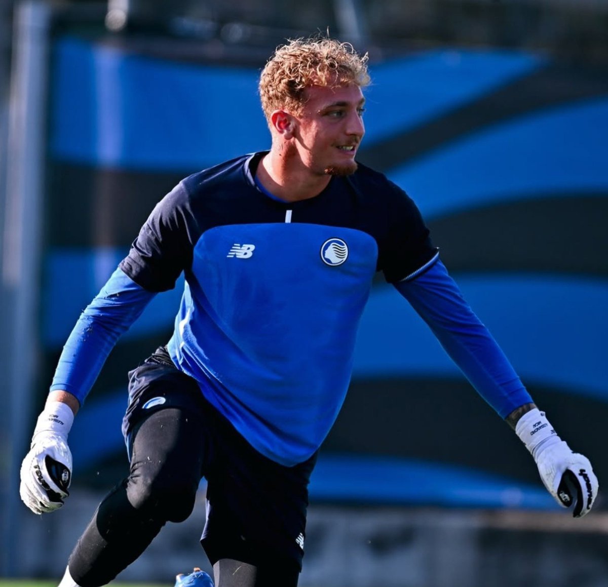 APaglia7's tweet photo. Altro infortunio in casa #Atalanta. Il portiere Thomas #Pompei ha riportato un trauma contusivo alla mano destra. Gli esami strumentali ai quali si è sottoposto hanno evidenziato una frattura della falange intermedia. A breve il giocatore verrà sottoposto a intervento chirurgico https://t.co/KQl2wo6g5s