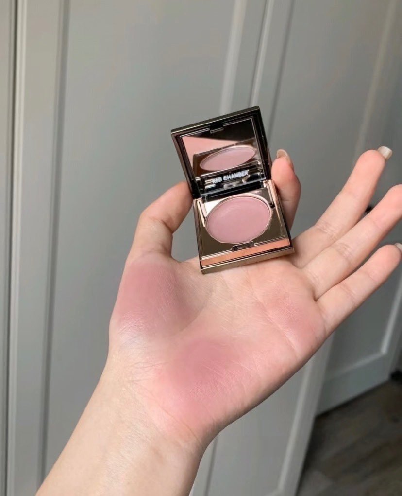 thinkewart's tweet photo. Dear makeup artist who whispered this blush pick to me backstage, I hope your iced coffee is forever ice-cold and sweet 🫶🏻🎀
pretty sure it's the only blush that doesn't slide off #ad 🩷👉https://t.co/yszvaJw5yA https://t.co/Aw4p3w2Aqv